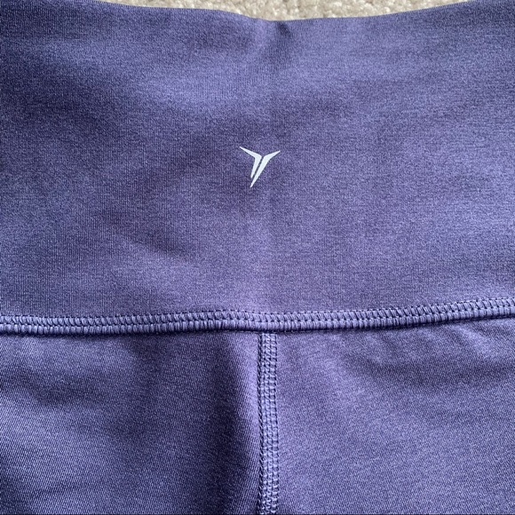 Old Navy Hi-Rise Color Block Shorts in Med Petite - Picture 7 of 9